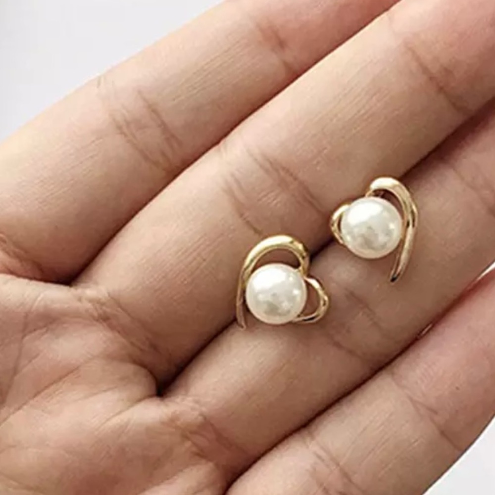 New Women’s Pearl Earrings